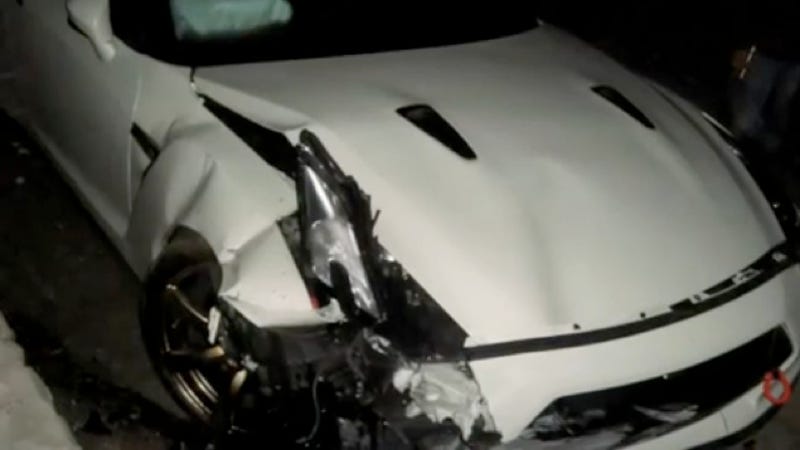 Illustration for article titled First 2009 Nissan GT-R Crash... Caught On Video!