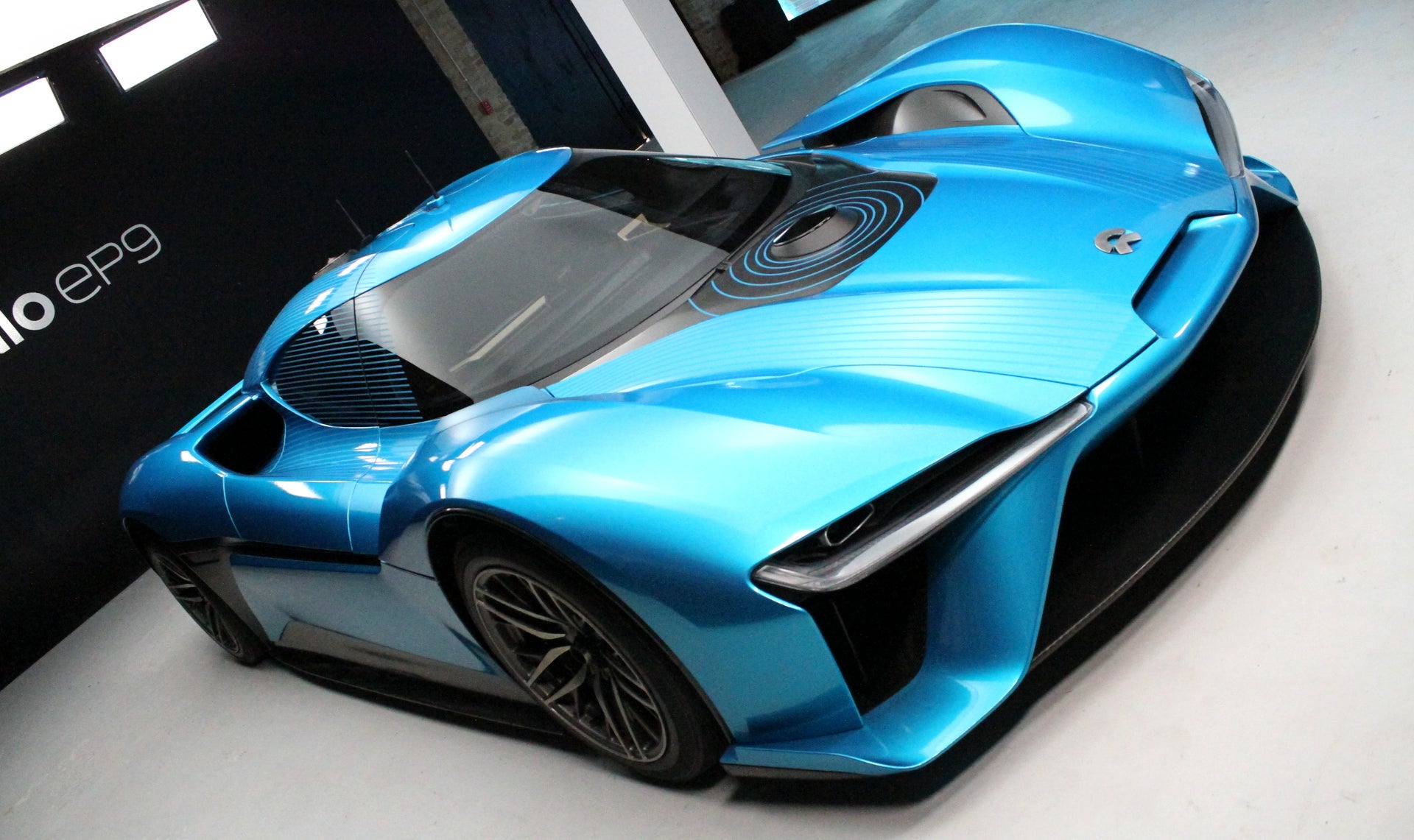 ChineseBacked Electric Car Startup NIO Raises 1 Billion