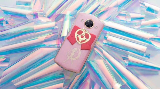 Tampil <i>Pinky</i>, Inilah Ponsel Resmi Sailor Moon