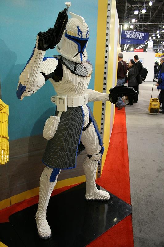 C3PO, Indiana Jones, Clone Wars Trooper Life-Size Lego Models Are ...