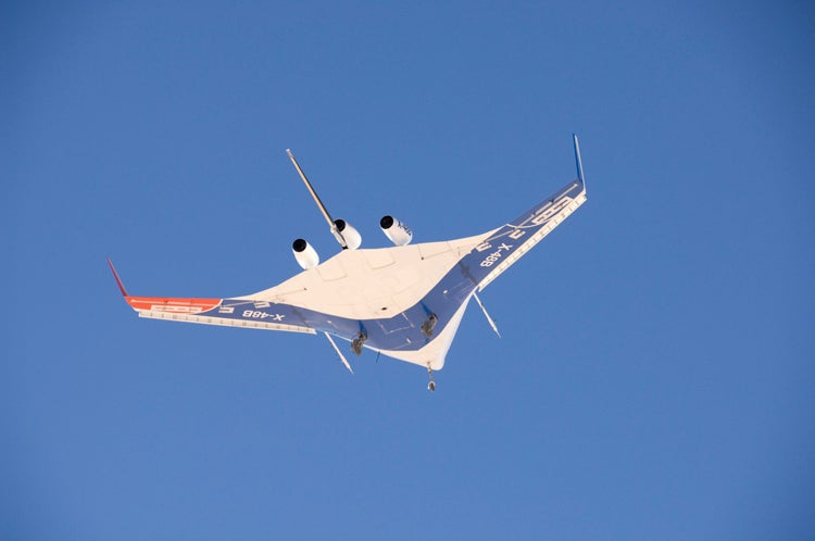 X-48B Video Shows World's Biggest RC Model Plane in Action