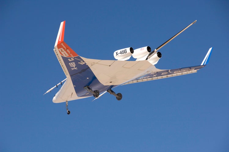 X-48B Video Shows World's Biggest RC Model Plane in Action