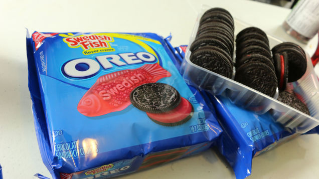 cookies ew nabisco oreo swedish-fish swedish-fish-oreo the-adventures-of-fahey