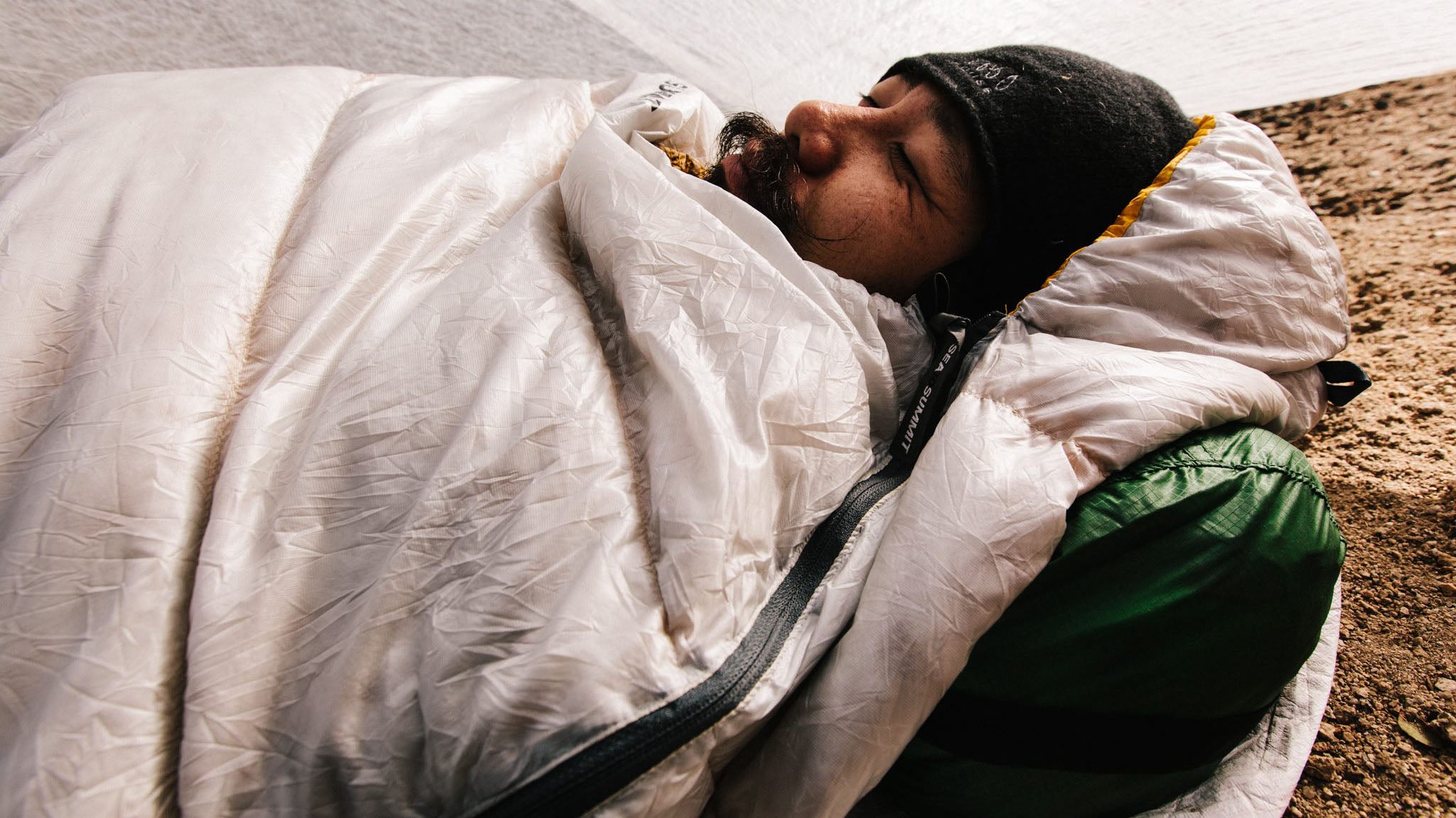 how-to-find-the-perfect-sleeping-bag-gizmodo-australia