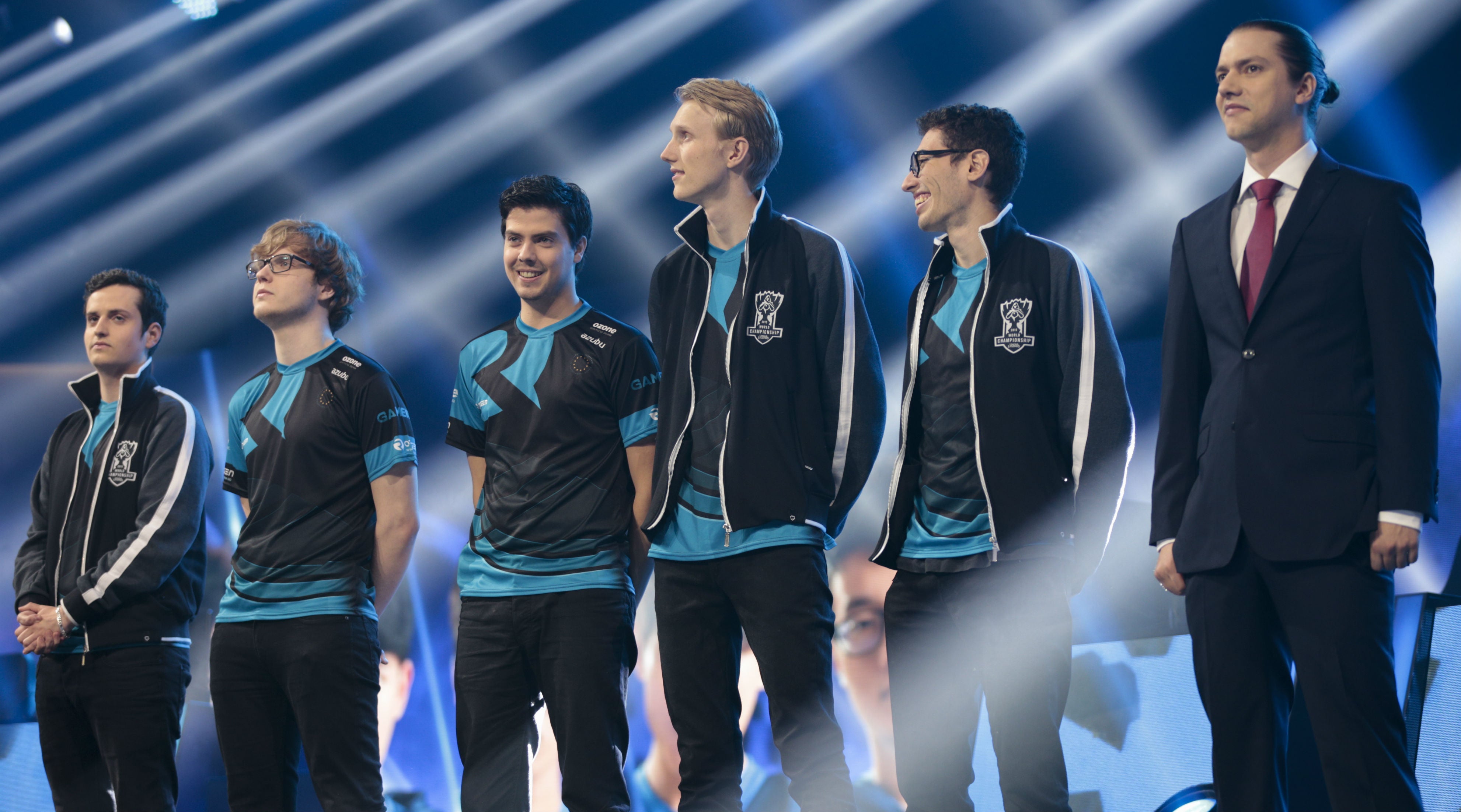 Brand New League Of Legends Team Rides Easy Schedule Into Brick Wall