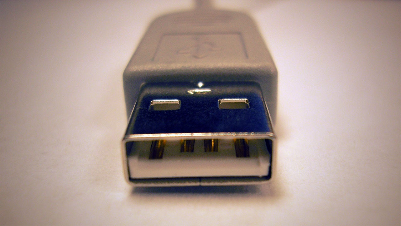 Hack USB To Improve Security While Charging