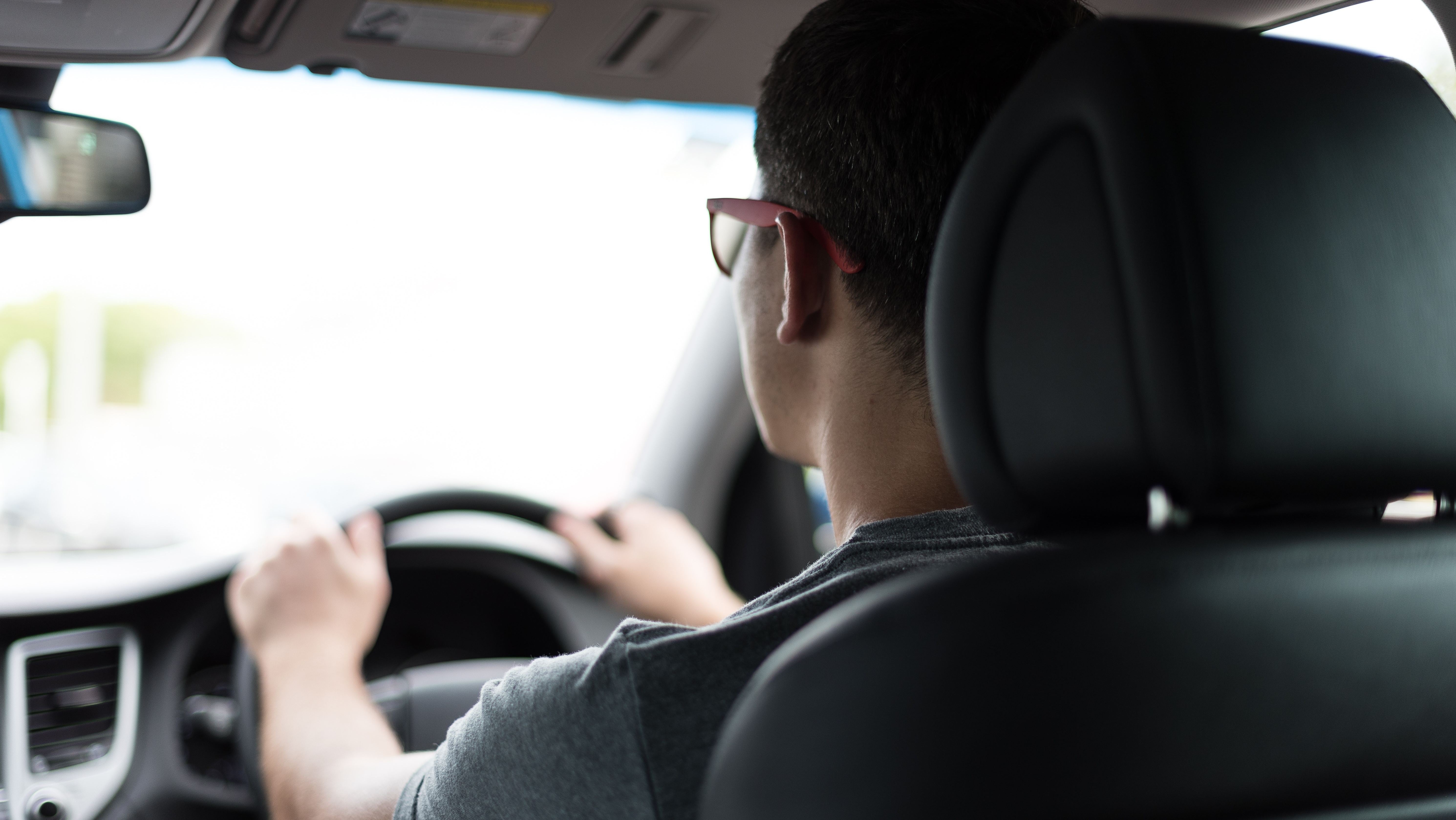 The Way You Hold Your Steering Wheel Could Seriously Injure You In A Crash