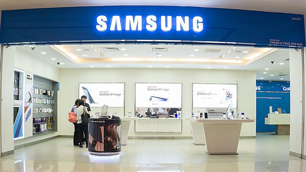 Samsung Is Offering Free In-Store Device Disinfection For Its Customers