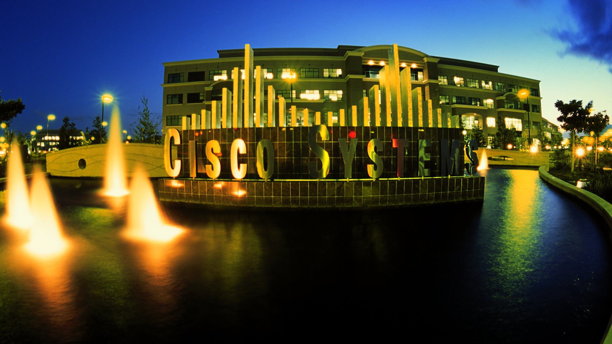 Cisco Systems Will Lay Off 14,000 Employees | Gizmodo Australia