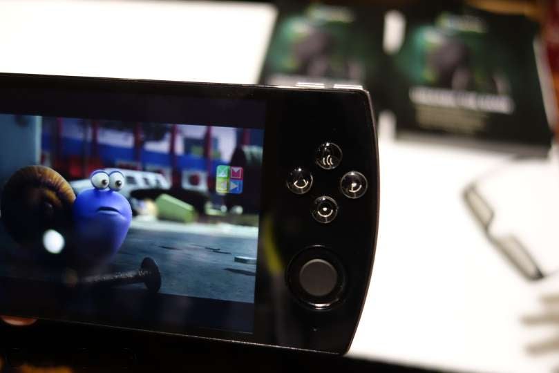 Oh Hell Yes: A Phone With Glasses-Free 3D and Joysticks Built In