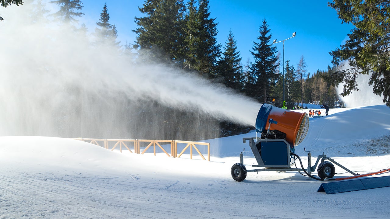 a-new-machine-lets-ski-resorts-make-snow-even-when-it-s-32-degrees-out