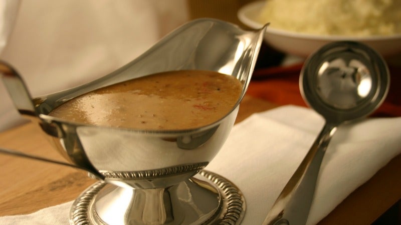 make-a-tasty-silky-gluten-free-gravy-with-rice-flour-lifehacker