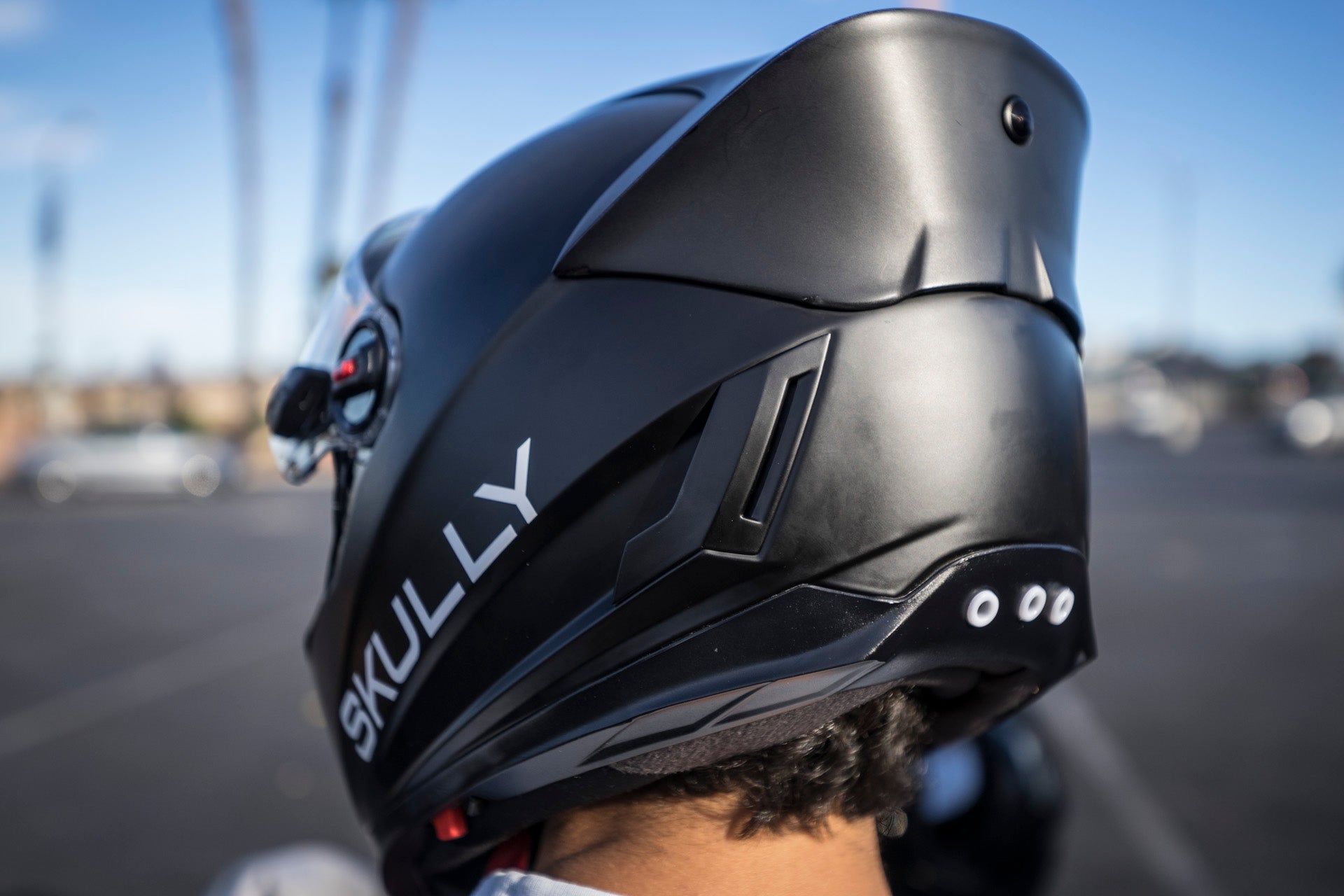 Skully AR-1 Helmet Hands-On: The World's First HUD Motorcycle Helmet