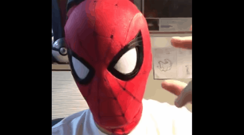 Look At This Spider-Man Cosplayer’s Mechanical Eyes