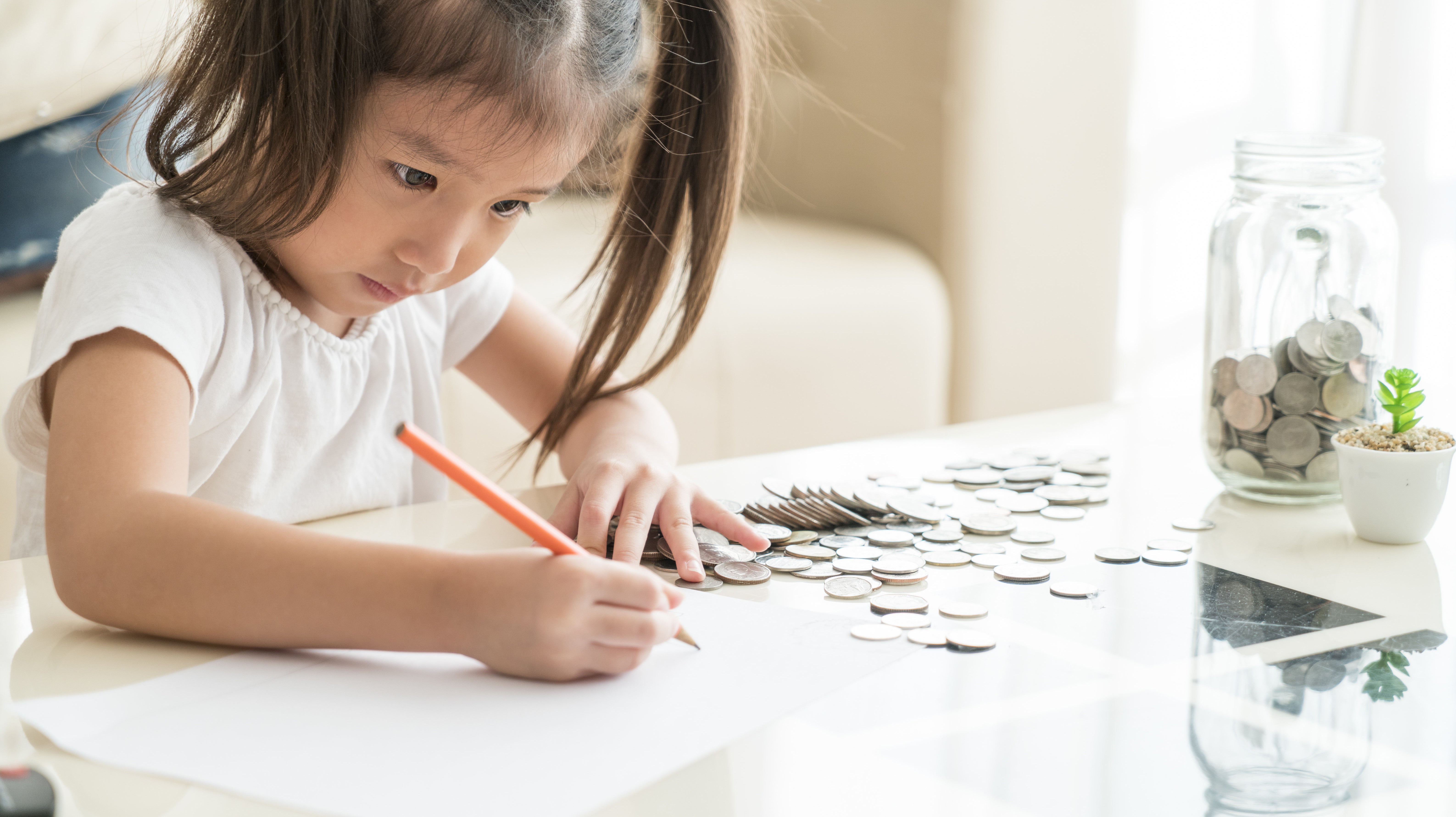 Help Your Younger Kids Understand Credit Cards And Budgets With This App