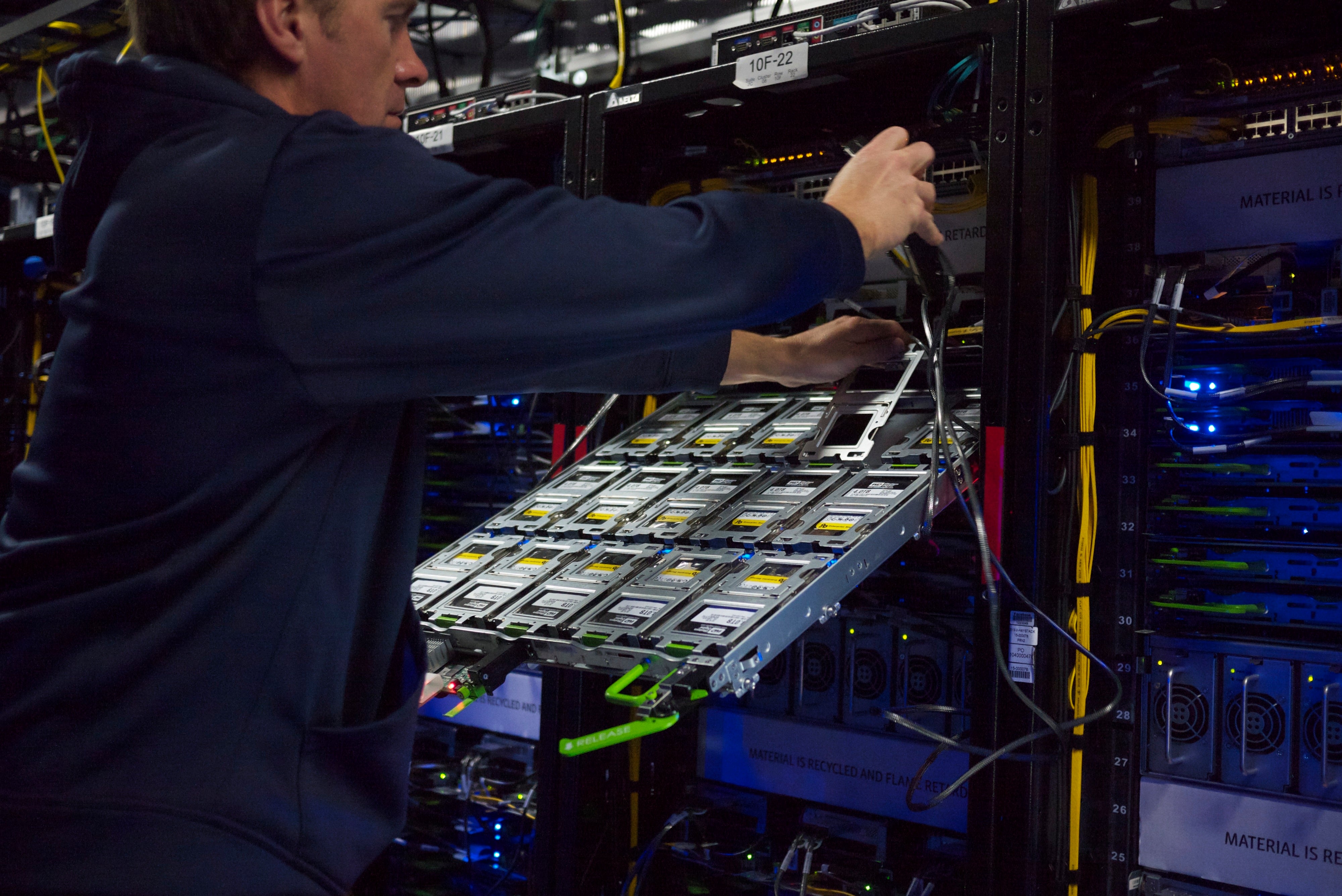 How Facebook Is Hacking Together A Better Data Centre Gizmodo Australia