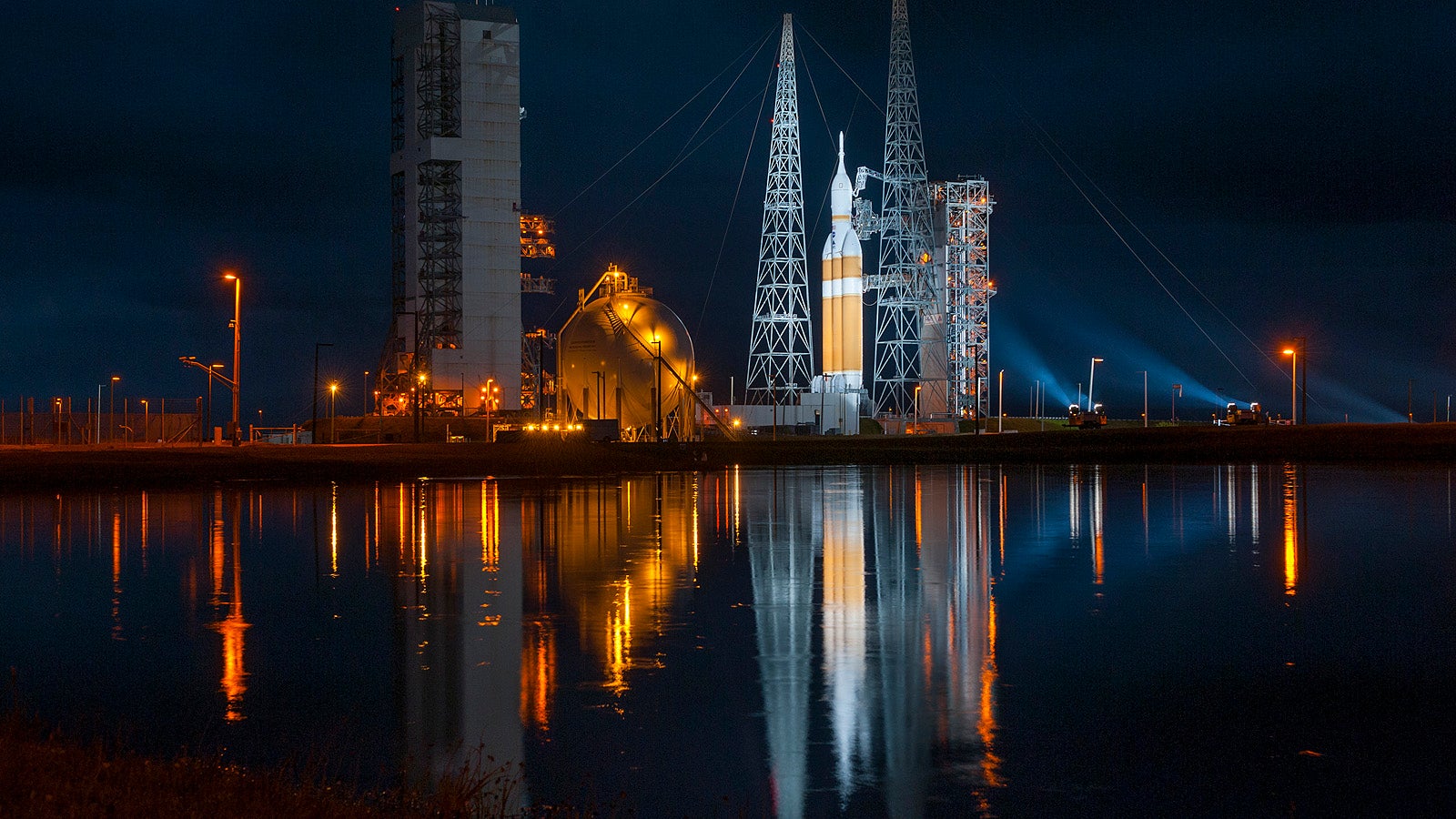 Here Is Your Ridiculously Spectacular Orion Wallpaper | Gizmodo Australia