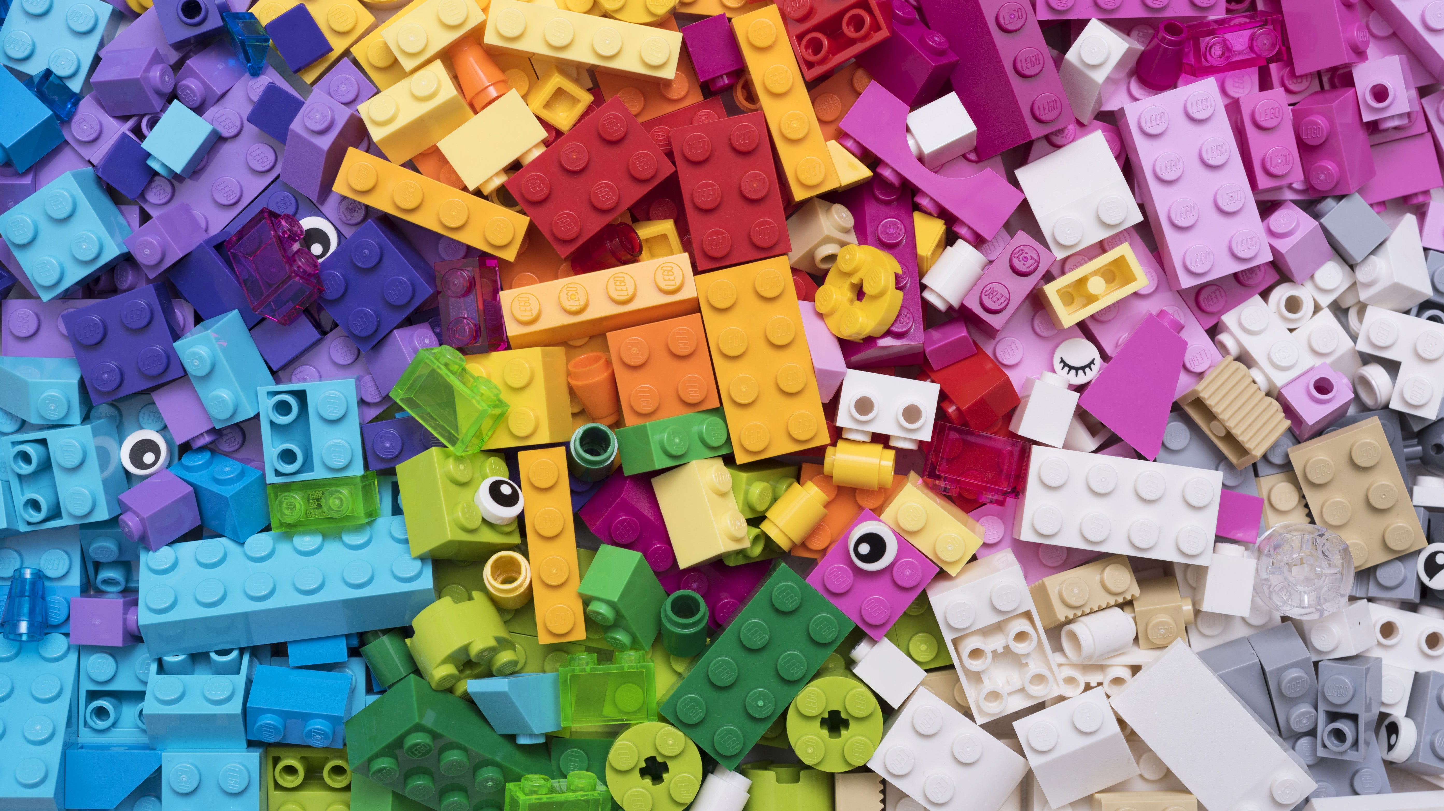 Try These Mini LEGO Challenges From Master Builders