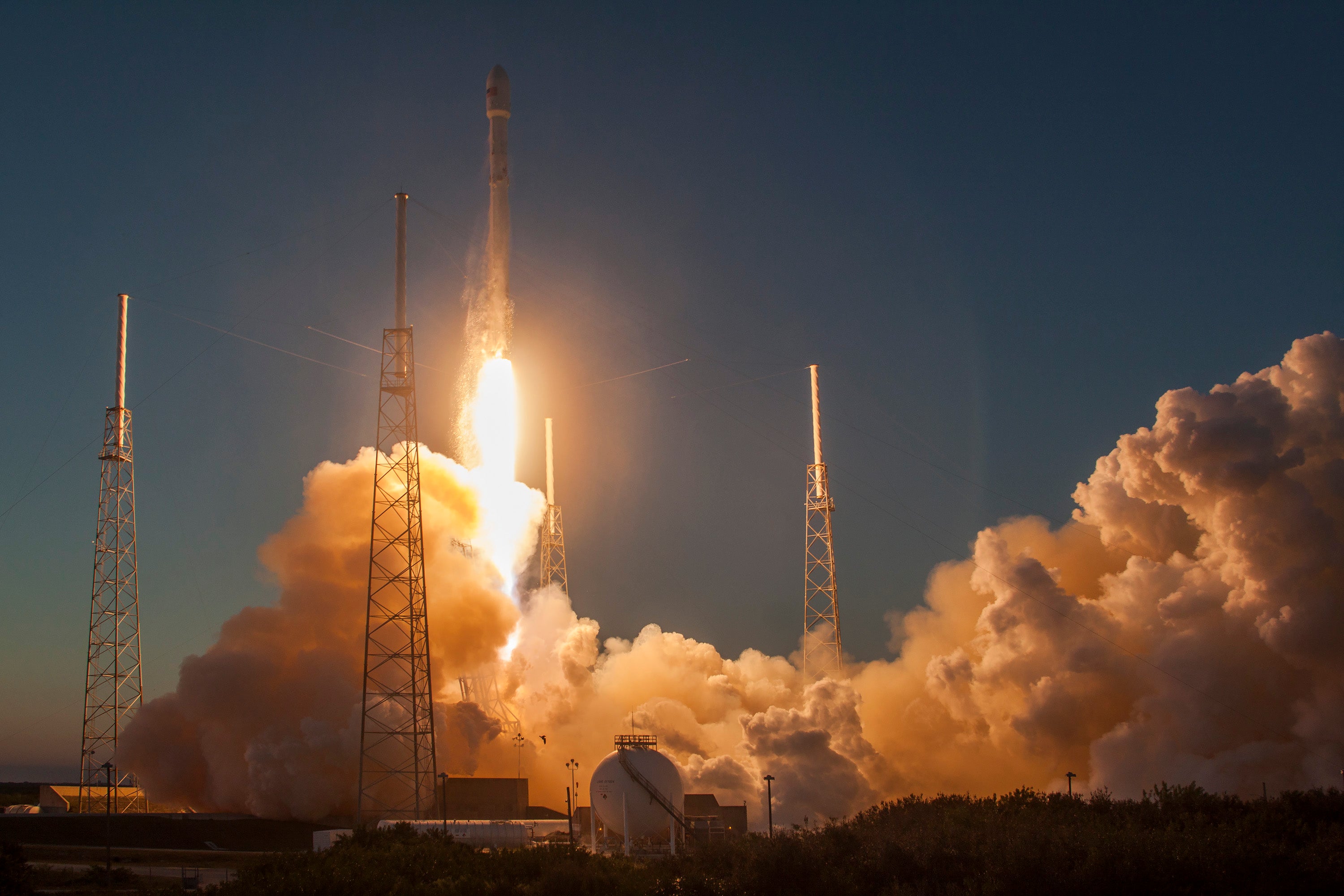 SpaceX Is Back In Business With A Mid-December Launch Date | Gizmodo