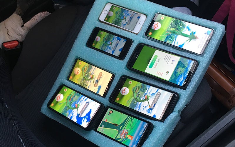 Man Caught Playing Pokemon Go On Eight Phones In His Car