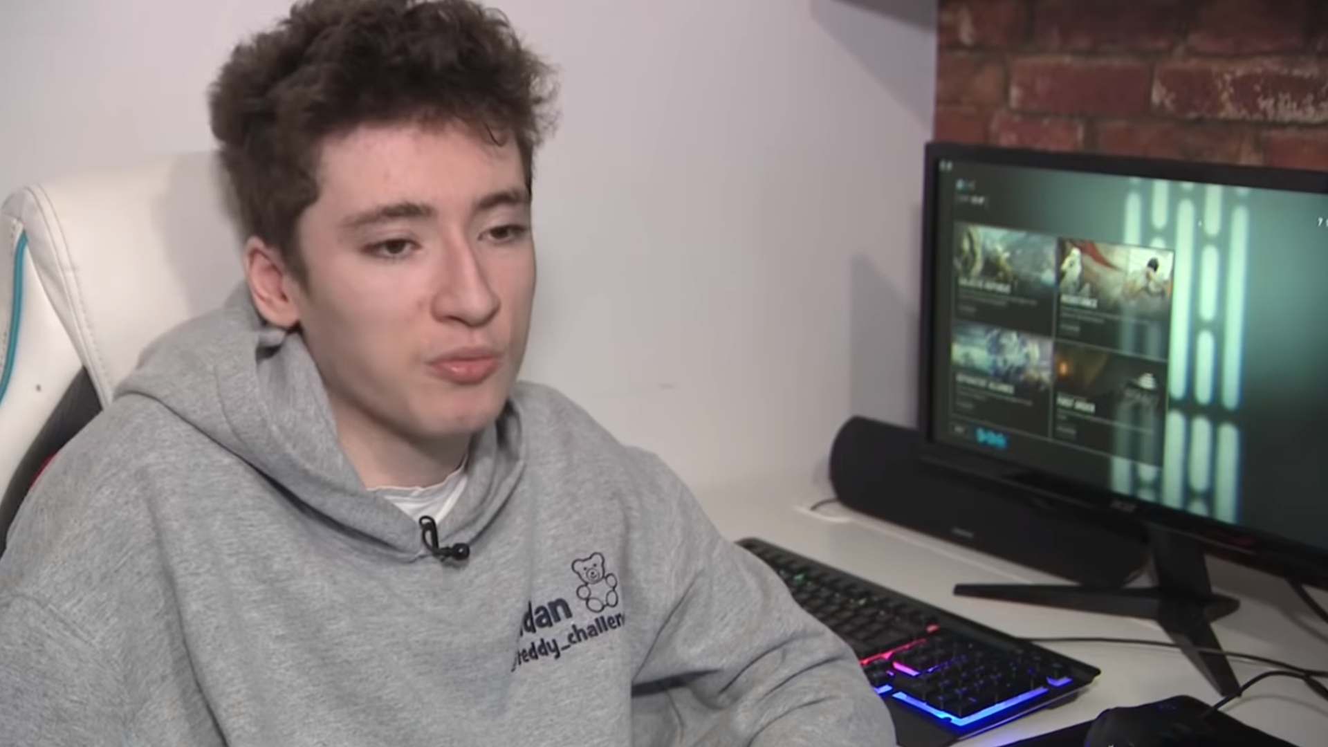 A Gamer In Texas Helped Save Her UK Teammate After Hearing Him Have A Seizure Online