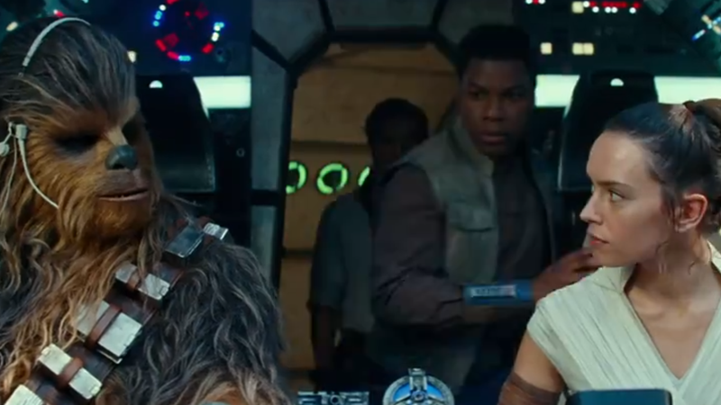 In The Final Star Wars: The Rise Of Skywalker Trailer, An Awe-Inspiring Battle Begins