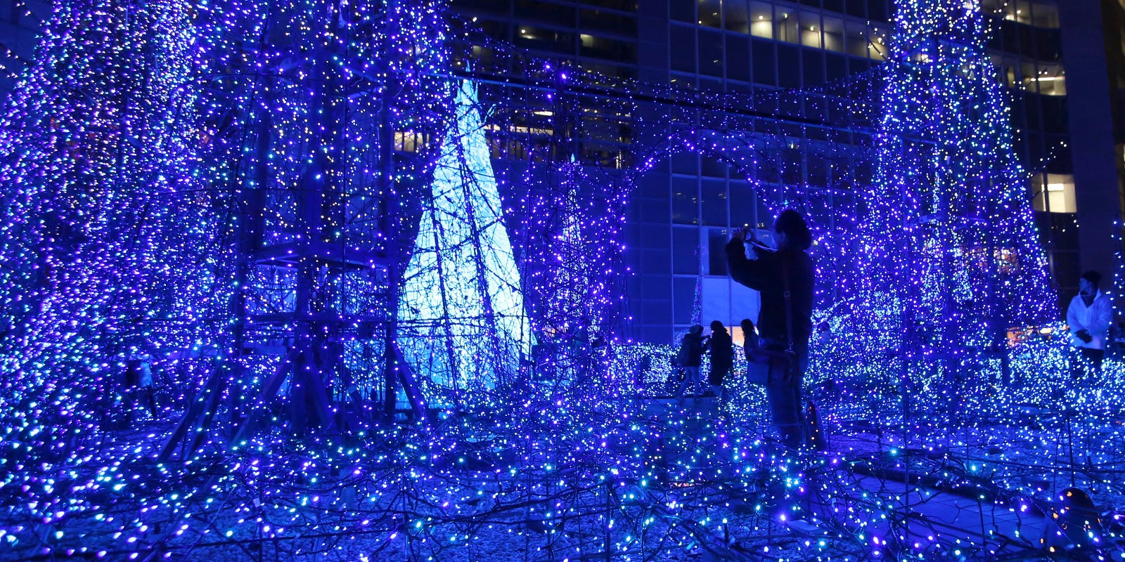 light show tokyo metropolitan building