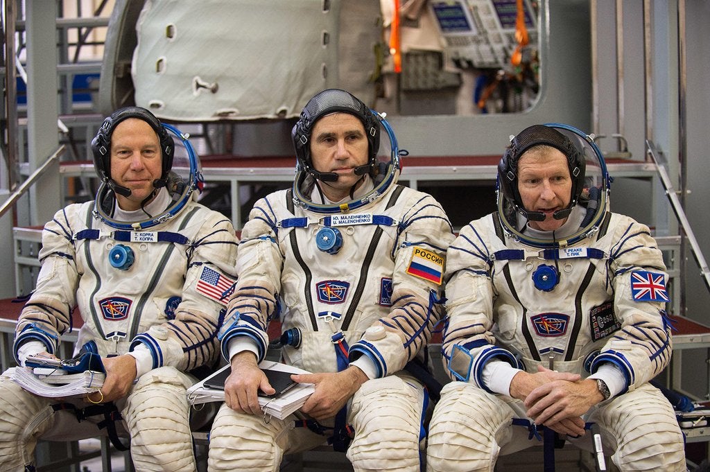 Watch LIVE As Astronauts Break Free Of The Planet In Space Station Crew ...