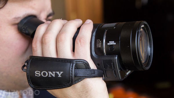 Canon Just Reinvented the Camcorder With the 4K Shooting XC10