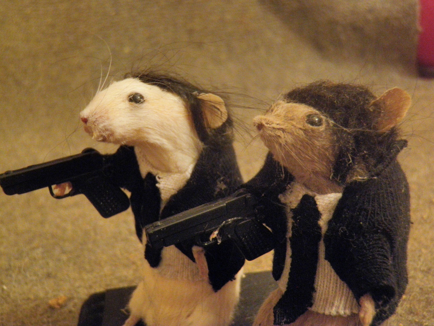 Reviews of an Etsy Seller Who Poses Dead Mice As Pop Culture Icons