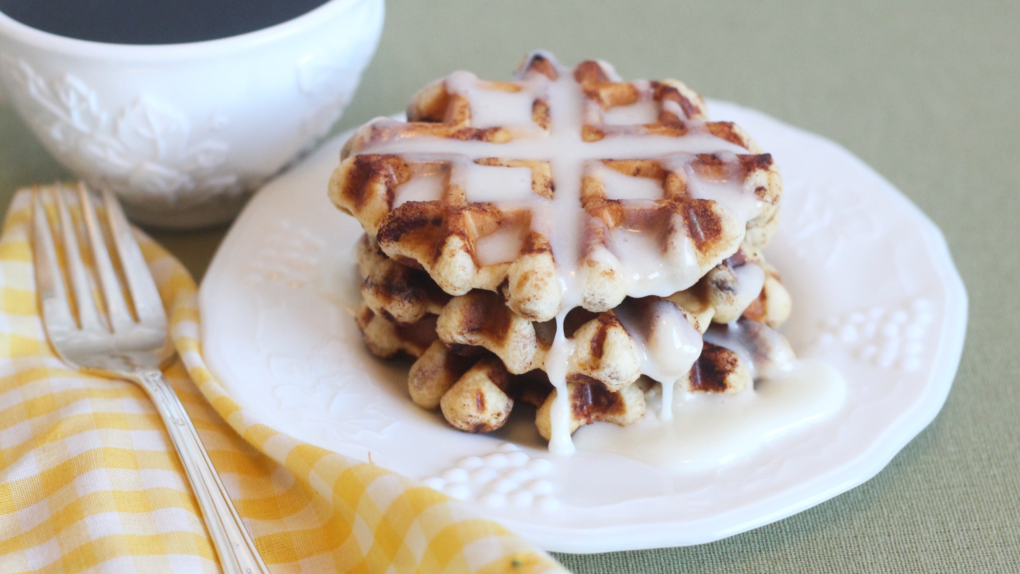 Store-Bought Cinnamon Roll Dough Makes An Excellent Waffle