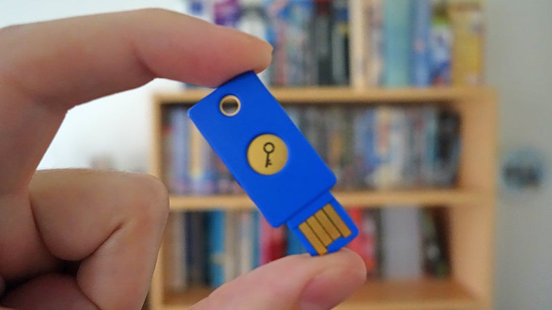 How To Use a USB Stick To Securely Log In to Gmail