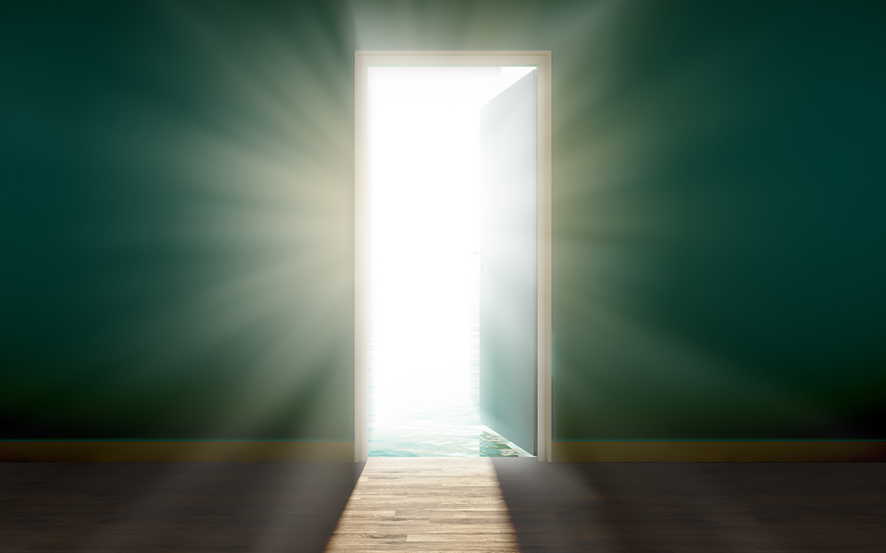 Through the light. Открытая дверь. Свет за дверью. Приоткрытая дверь в комнату. Свет из приоткрытой двери.