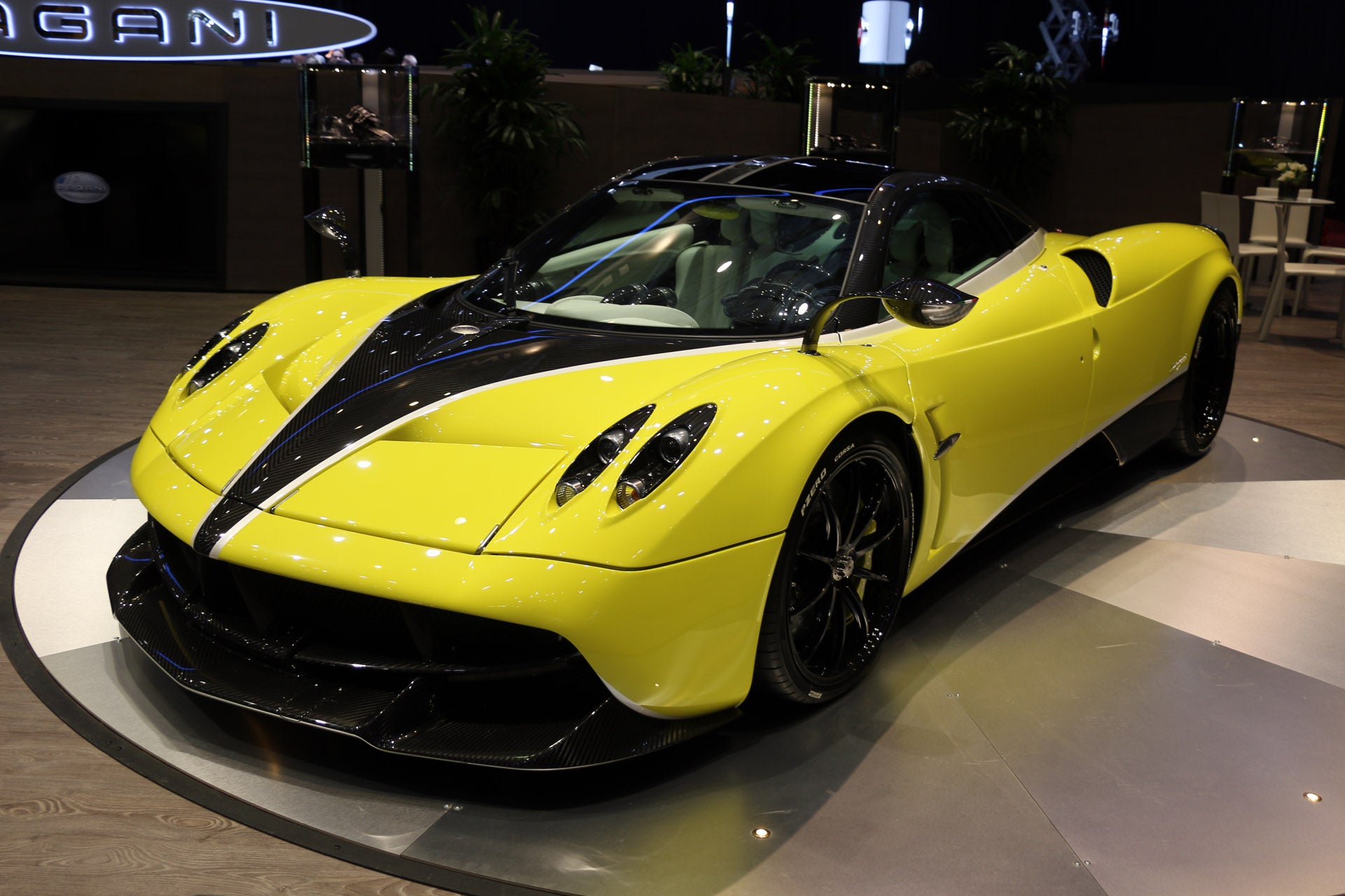 Pagani Huayra - Yellow-CF (silver stripes), White interior #76027 ...