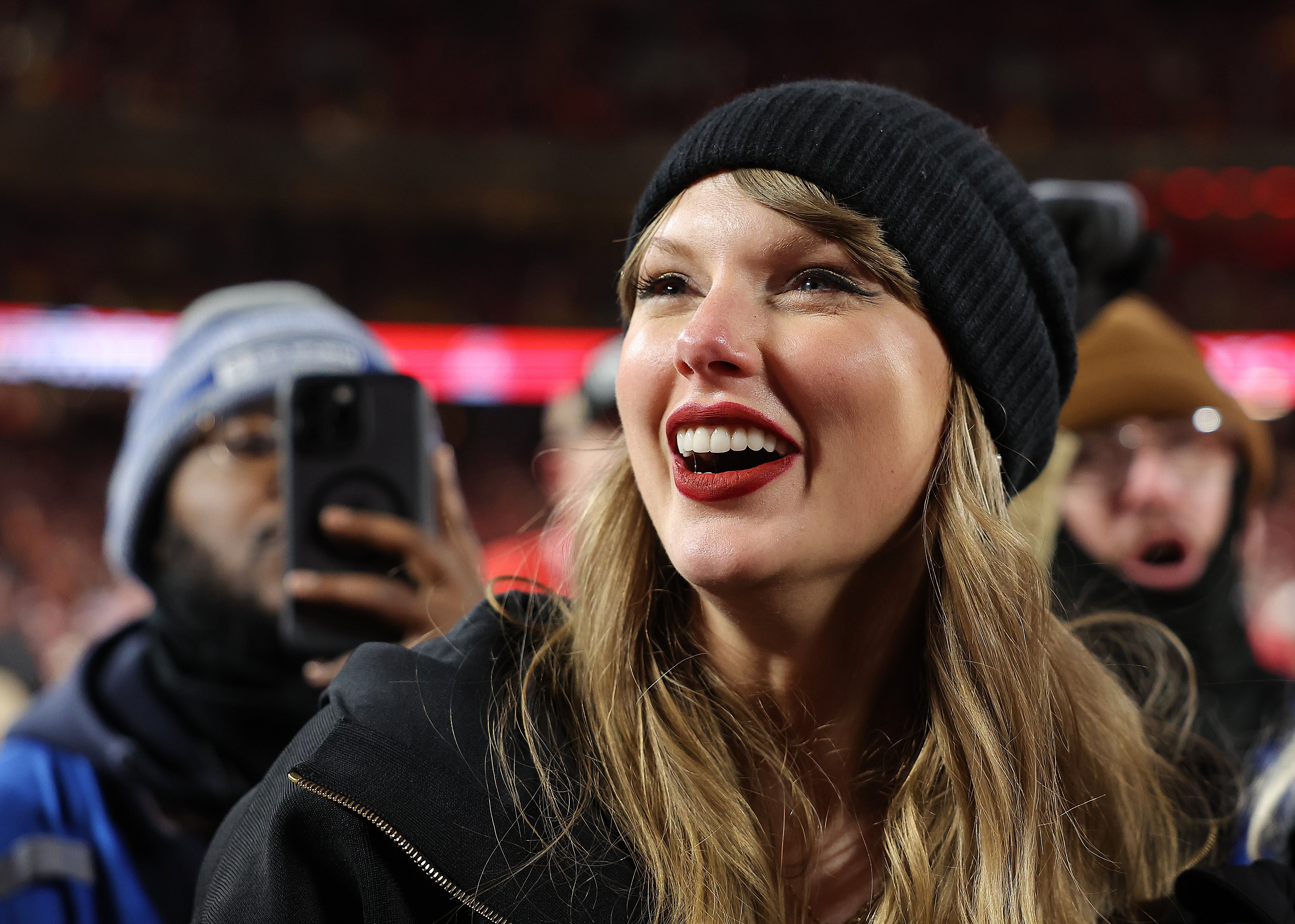 Image for Taylor Swift buys her early work, puts bad blood behind her
