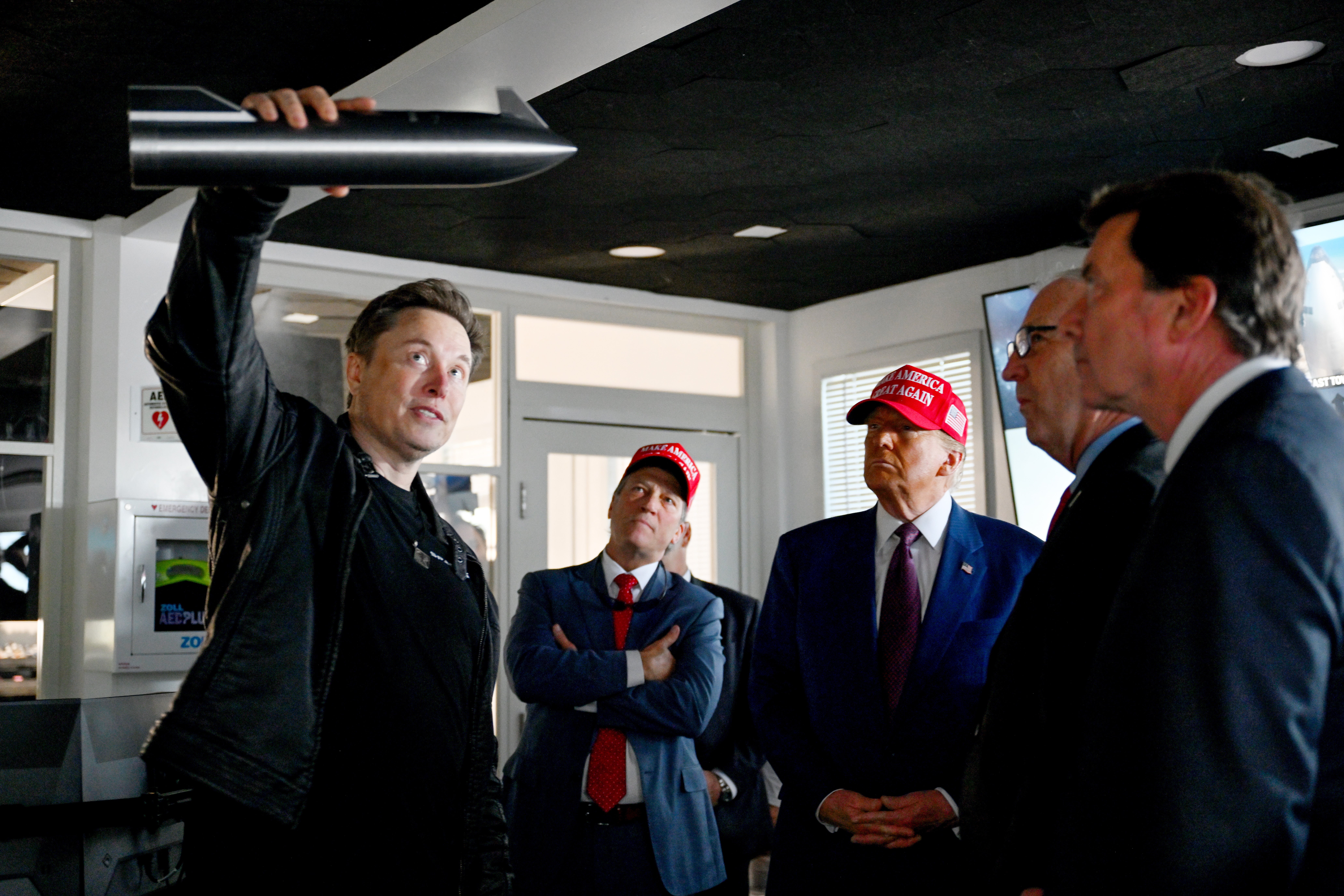 Image for Cathie Wood über die Enthüllungen aus dem Streit zwischen Trump und Elon Musk