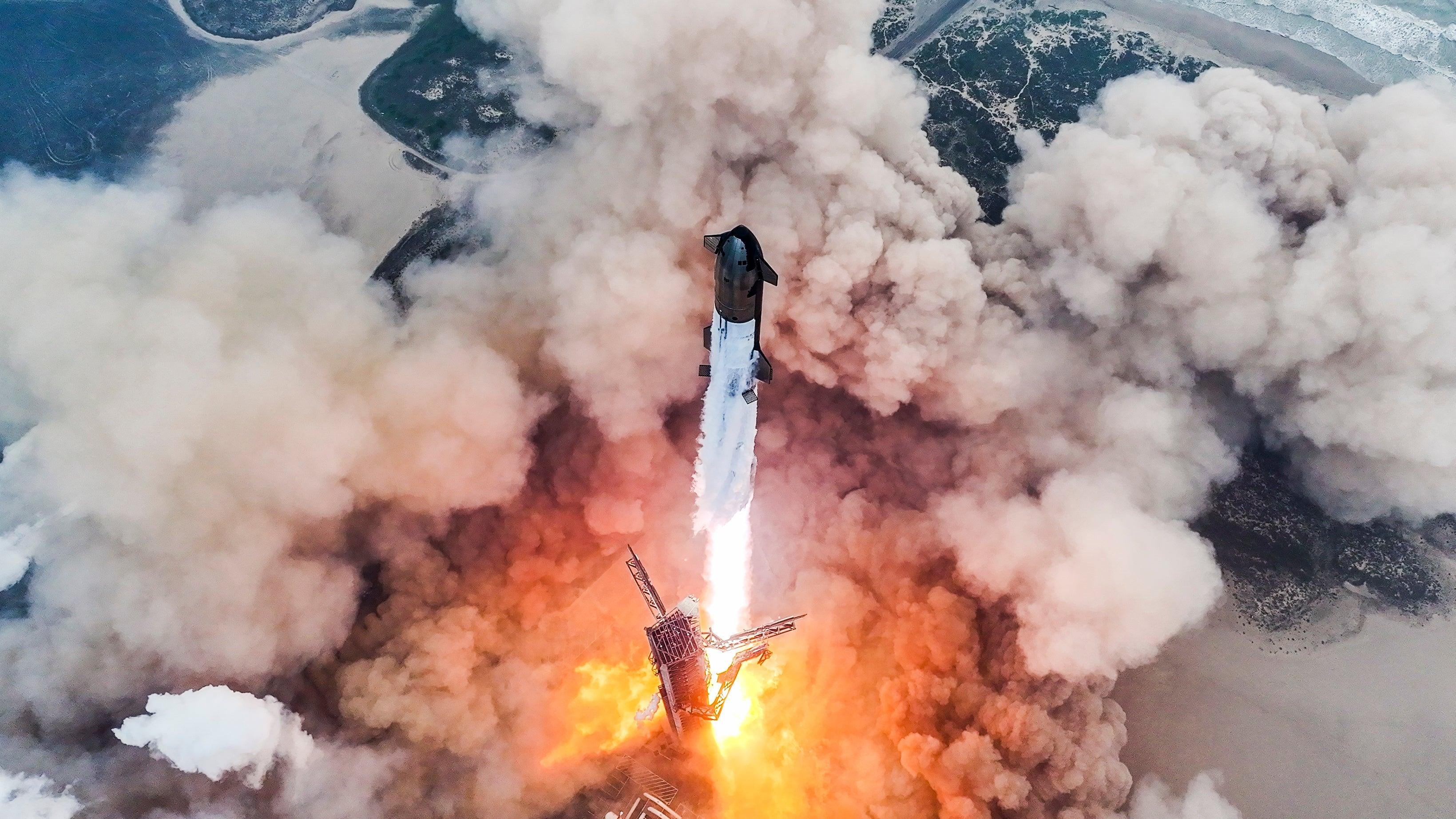 Все, что мы заметили во время захватывающего четвертого испытания космического корабля SpaceX