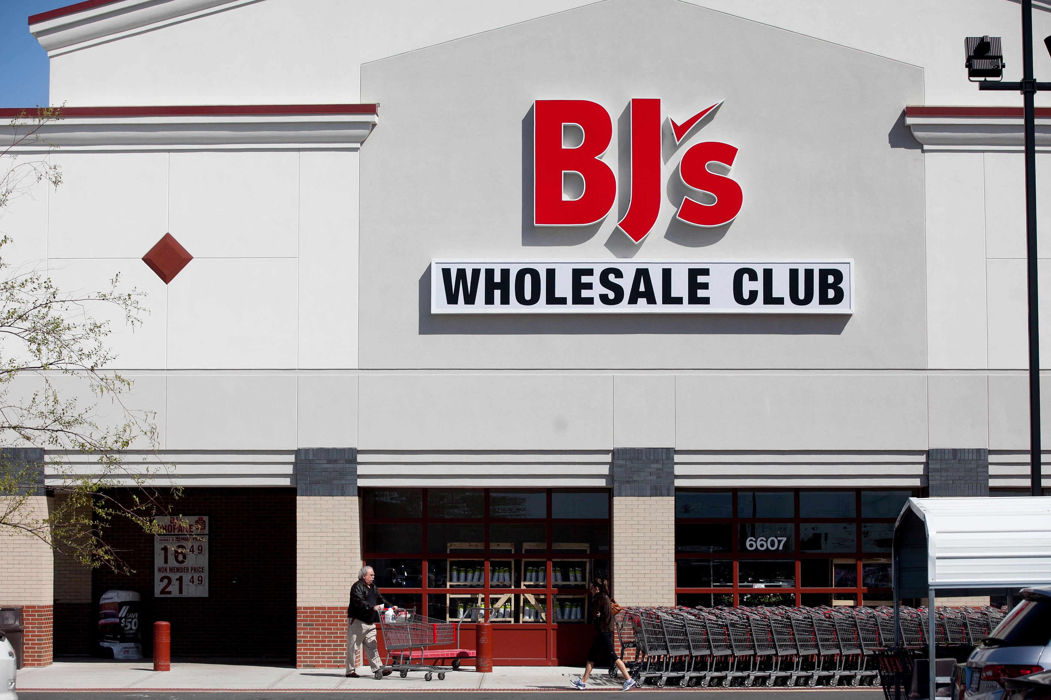 Image for A Costco rival is expanding
