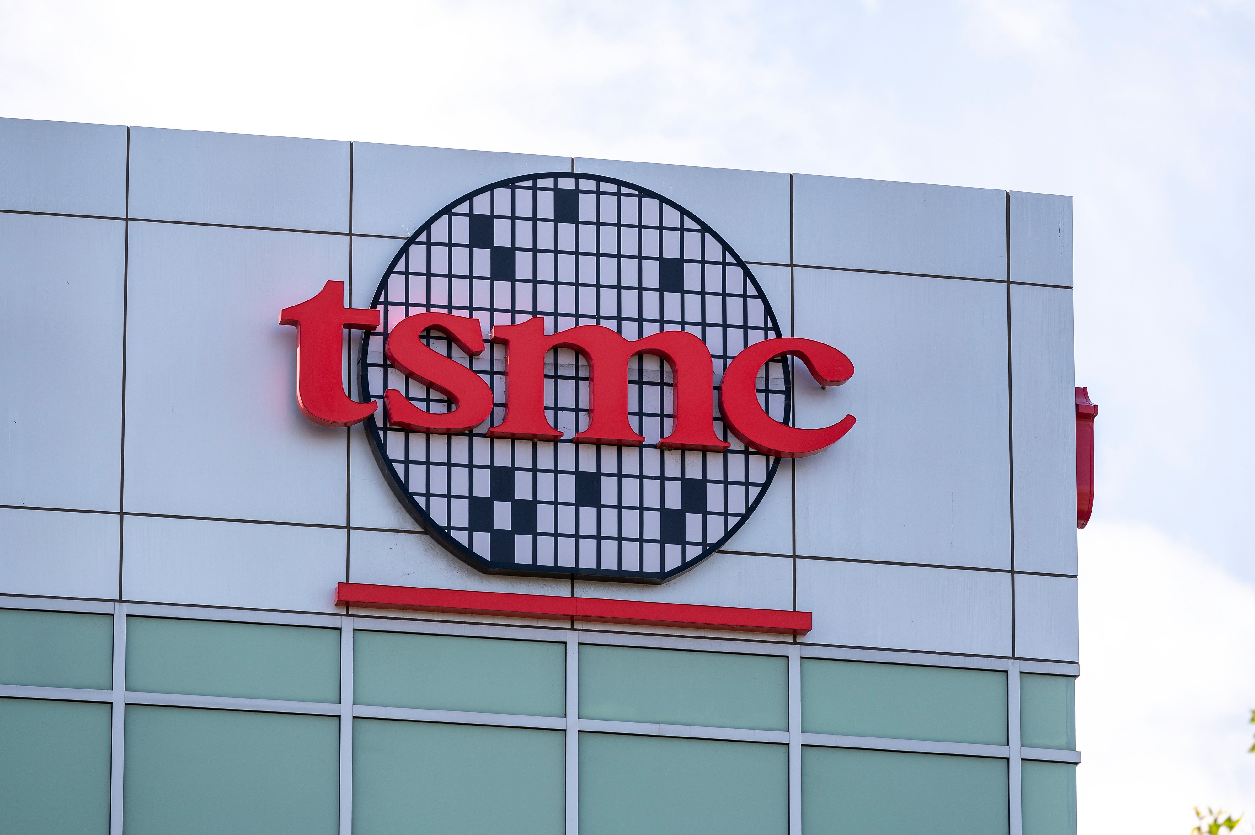 Image for TSMC stock rises 5% as AI chip demand drives record net profit