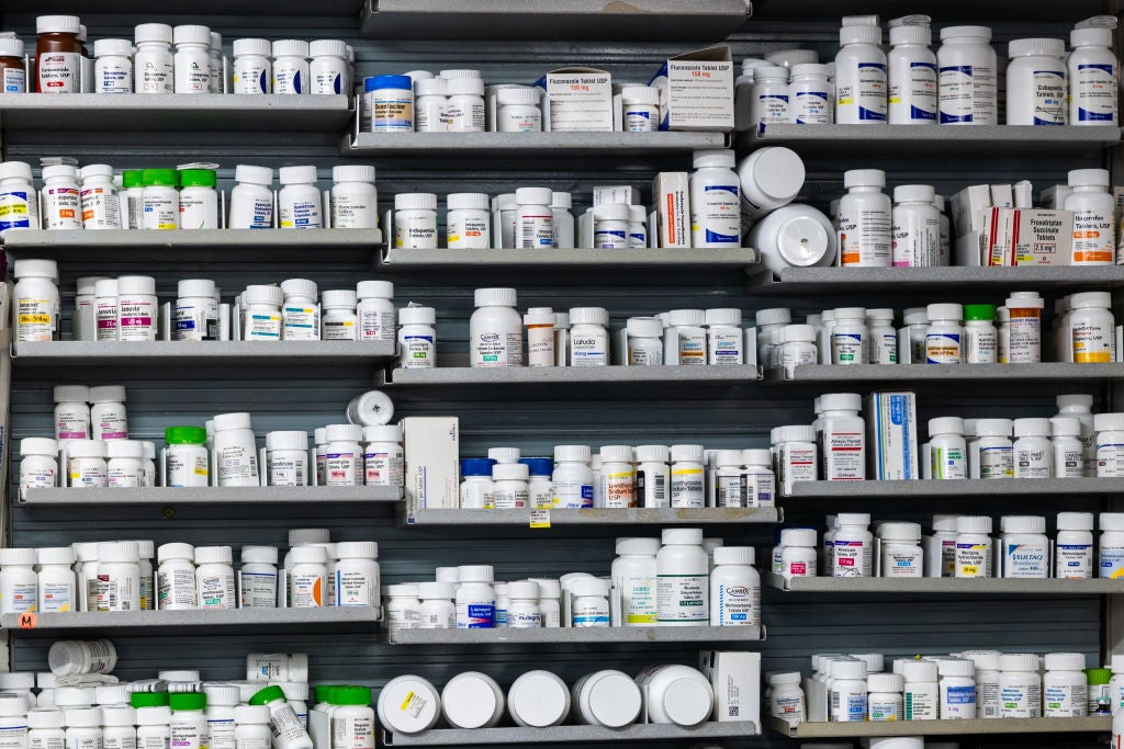 Image for Trumps Drängen auf niedrigere Medikamentenpreise bedeutet nichts anderes, als von den großen Pharmakonzernen zu verlangen, weniger Geld zu verdienen.