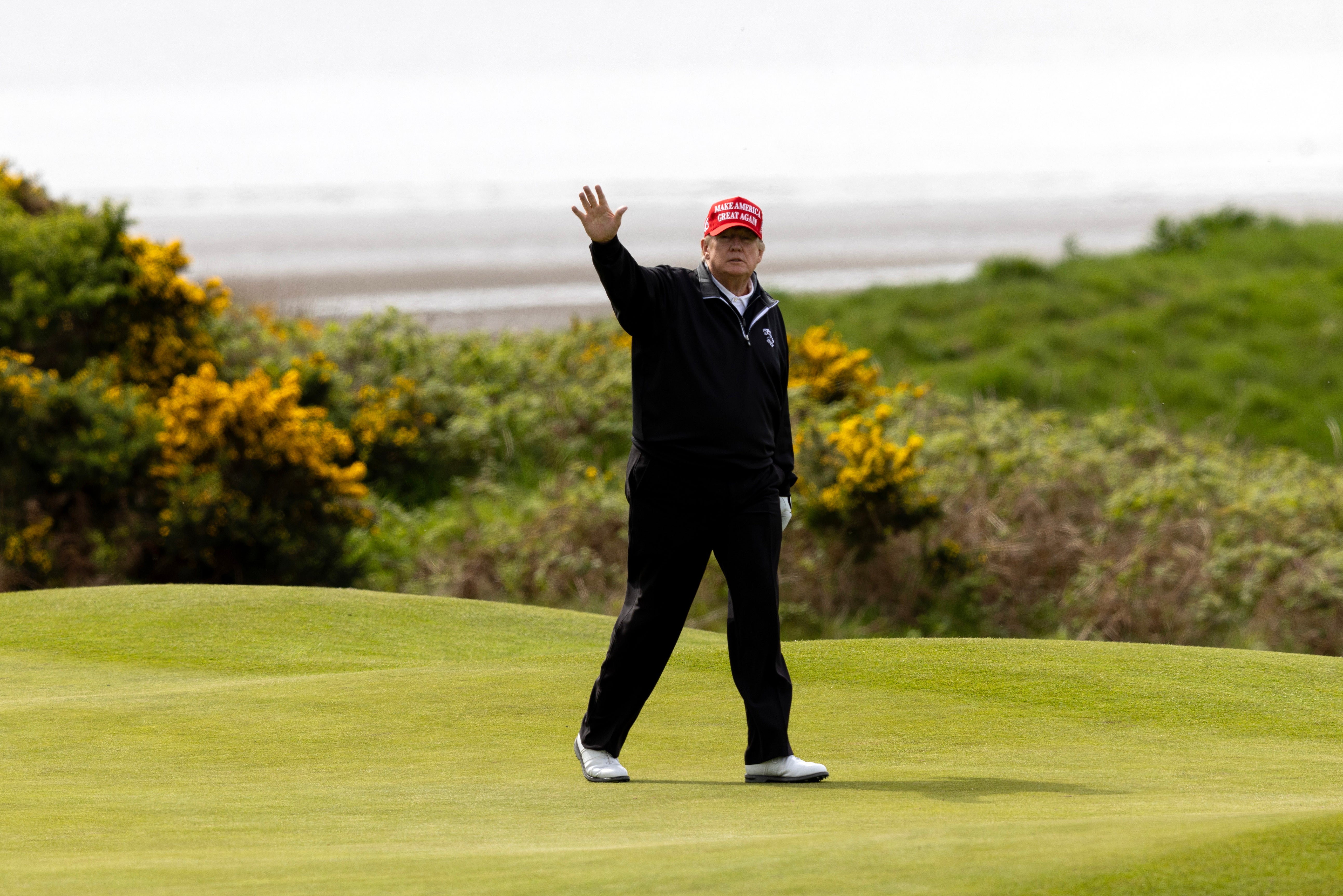 Image for Vietnam approves a $1.5 billion Trump golf resort project as tariff talks loom