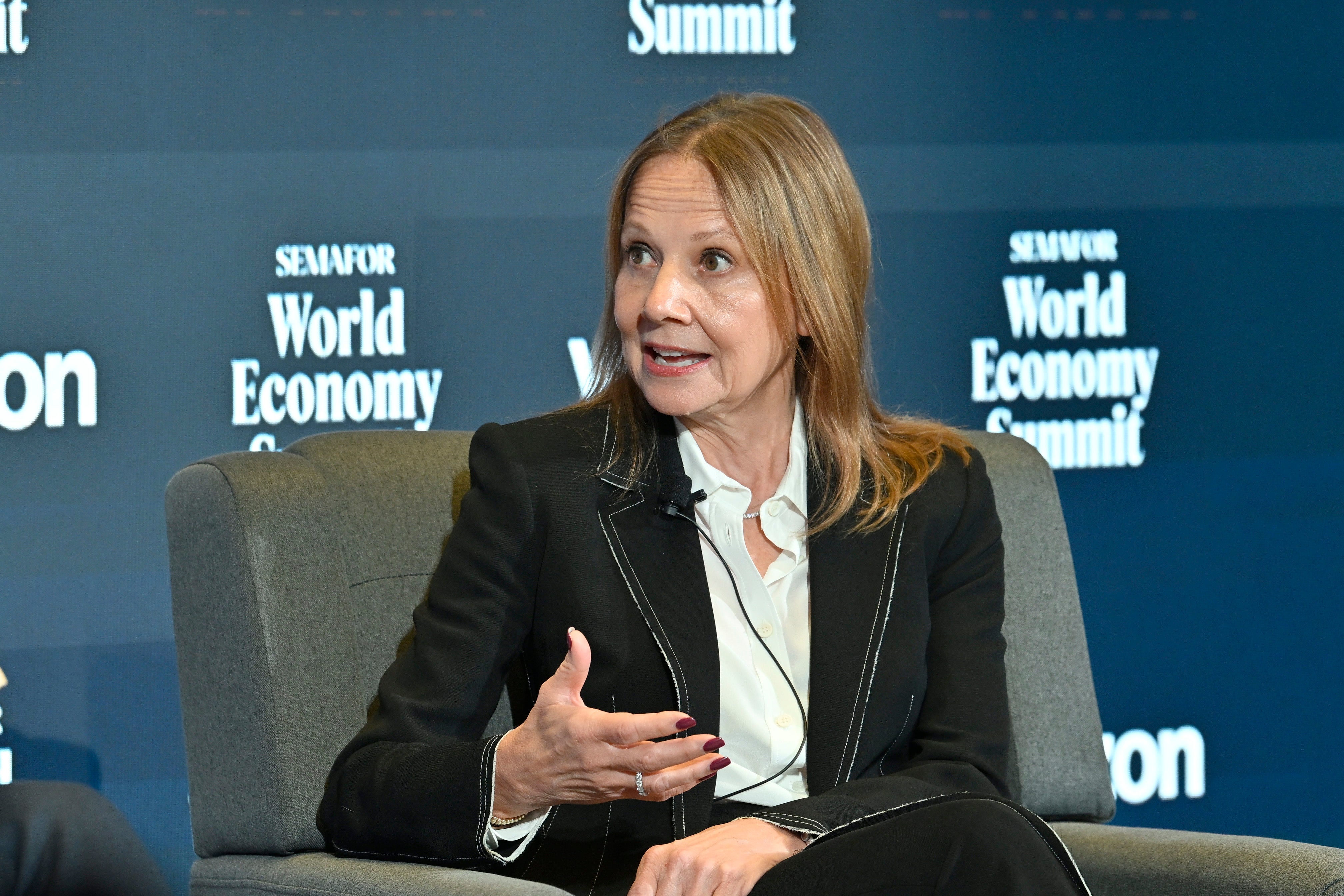 Image for GM-Chefin Mary Barra sagt, Zölle könnten das Unternehmen in diesem Jahr 5 Milliarden Dollar kosten