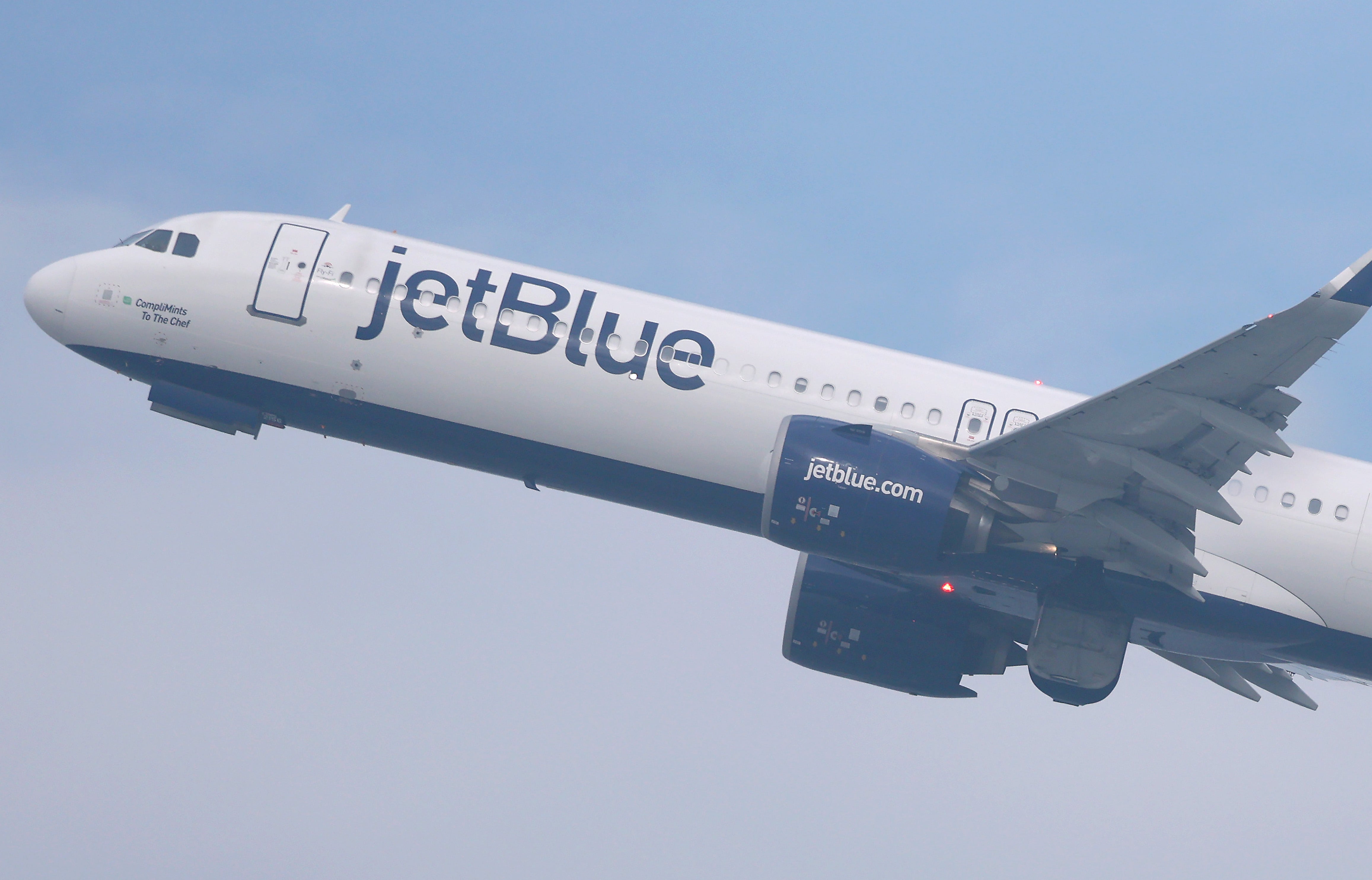 Image for American Airlines verklagt JetBlue nach dem Scheitern einer Partnerschaft