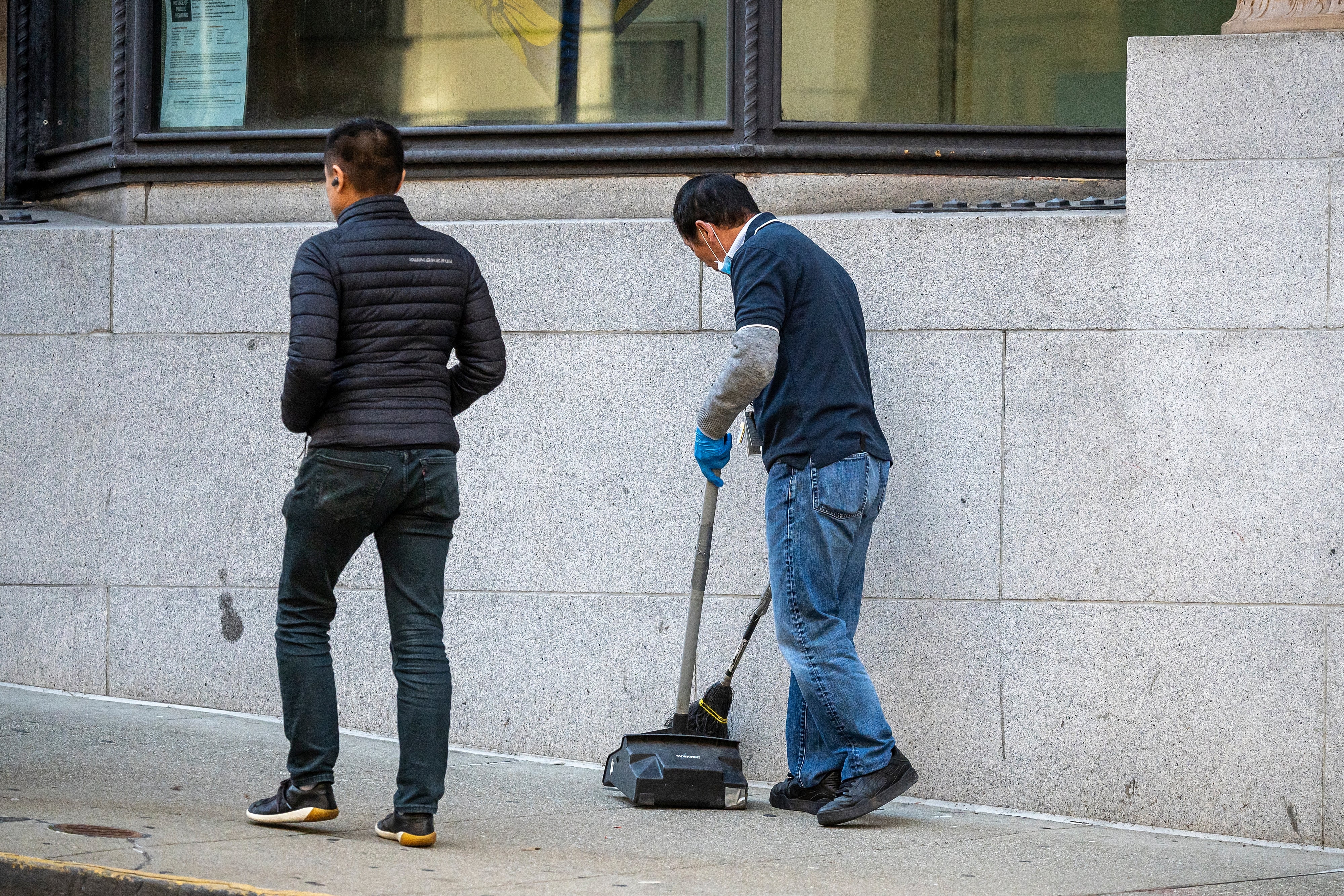 Image for Weekly jobless claims fall, beating economists' expectations