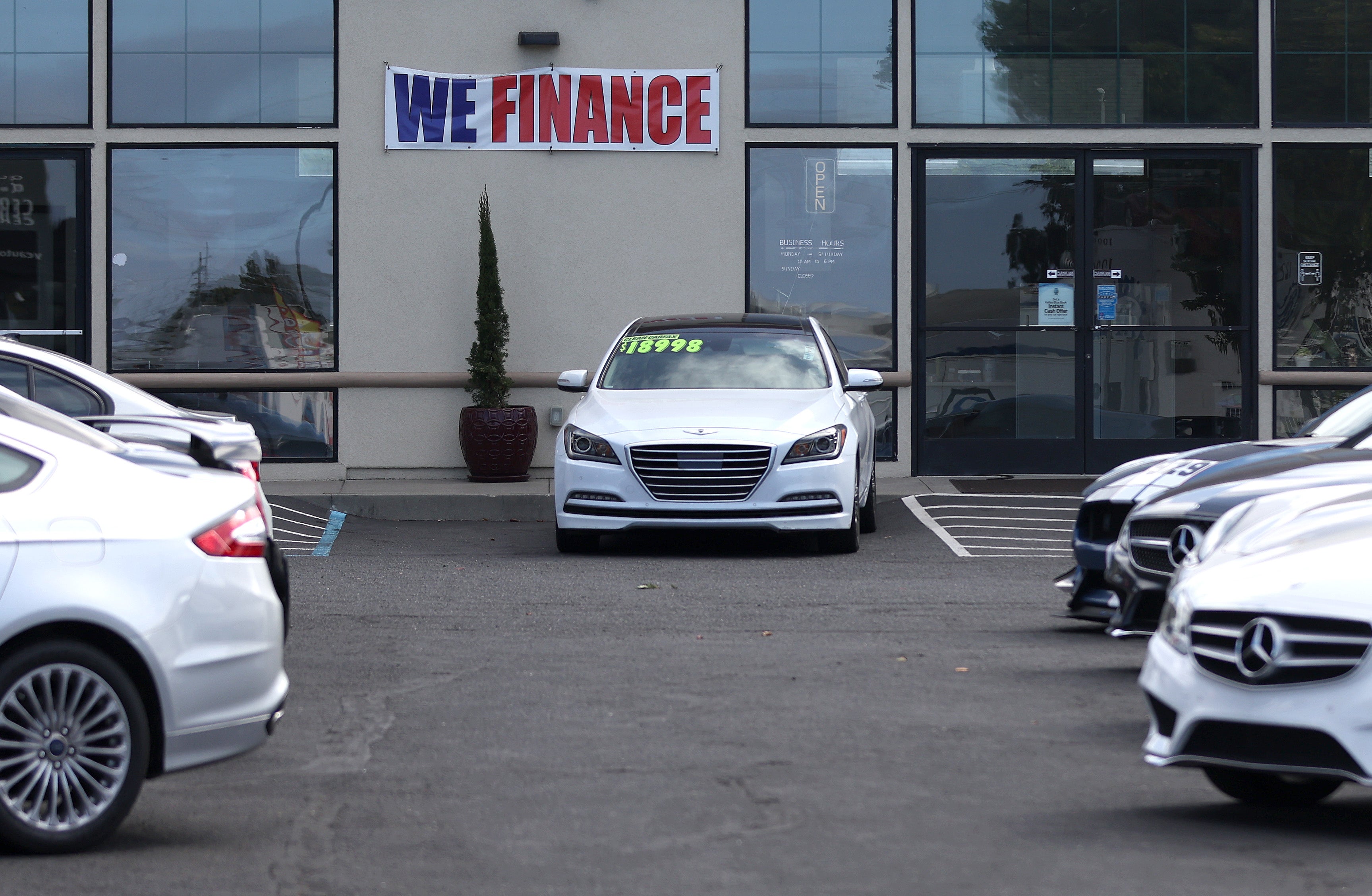 Image for 10 states where car loan debt is falling the most