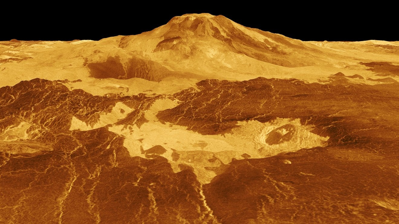 Свежие потоки лавы на Венере намекают на действующие вулканы