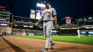 Justin Verlander loses no-hit bid on bunt, Max Scherzer on bouncer