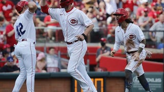 Cincinnati Reds rout Philadelphia Phillies, 13-0