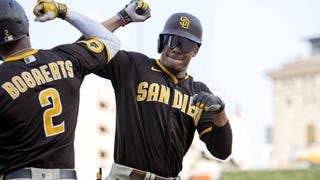 Juan Soto hits 2 long home runs in the Padres' 5-4 victory over the Tigers