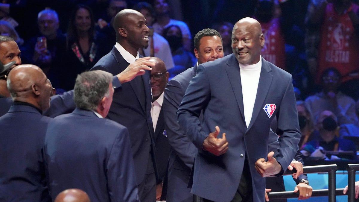 LeBron, Michael Jordan embrace at 2022 NBA All-Star Game